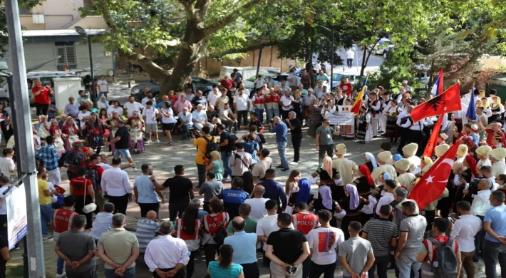 Uluslararası Halk Oyunları Festivali Coşkusu Kartal’ın Mahallelerini Sardı