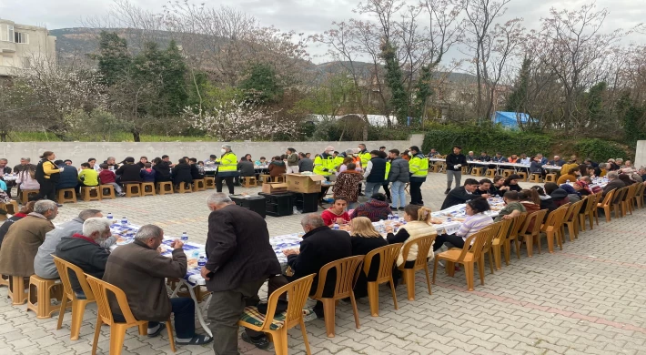 Kartal Belediyesi Deprem Bölgesi Hatay’da İftar Yemeği Vermeye Devam Ediyor