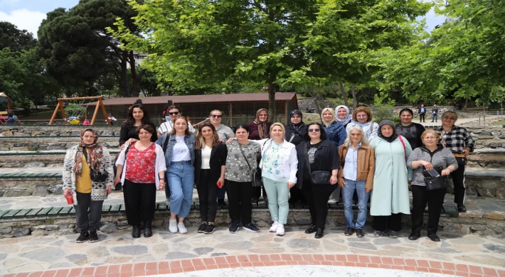 Belediyenin Faaliyetleri Kartallı Kadınlara Gezi Turlarıyla Tanıtılıyor