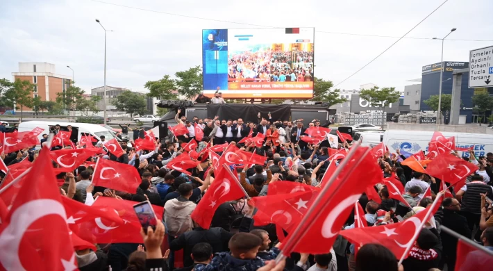 Tuzla’da seçim zaferi coşkuyla kutlandı -Tuzla Belediye Başkanı Dr. Şadi Yazıcı; “Bu seçimin kaybedeni yok”