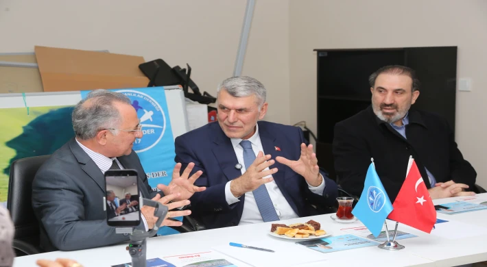 Cumhur İttifakı AK Parti Maltepe Belediye Başkan Adayı Kadem Ekşi Ardahanlılarla buluştu
