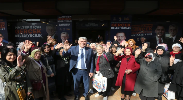 Cumhur İttifakı AK Parti Maltepe Belediye Başkan Adayı Kadem Ekşi, kahvaltı programında kadınlarla bir araya geldi