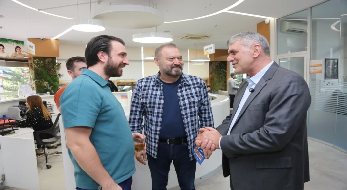 Cumhur İttifakı Maltepe Belediye Başkan Adayı Kadem Ekşi, esnaf ziyaretlerini sürdürüyor