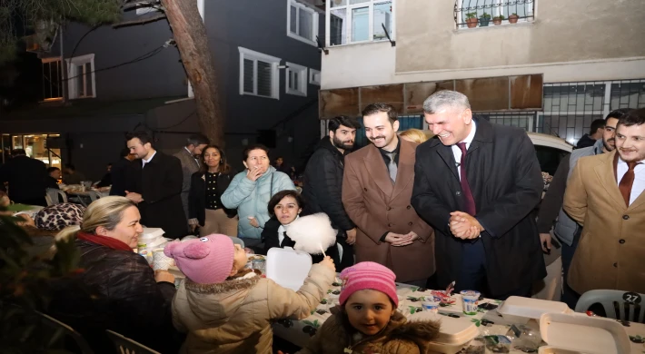 Kadem Başkan, Maltepe Ülkü Ocakları tarafından düzenlenen sokak iftarına katıldı