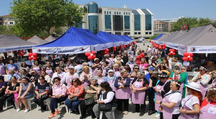 Her Şeyi Değiştiren Bir Yürek Anne Kadın Emeği Pazarı Kartal’da açıldı