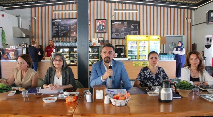 İstanbul Büyükşehir Belediyesi Yetkilileri Kartallı Muhtarları Dinledi