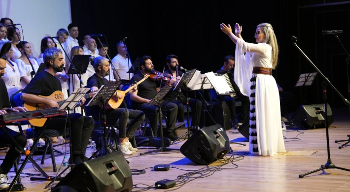 Kartal’da Etnik Müziğin Renkli Ezgileri Yankılandı