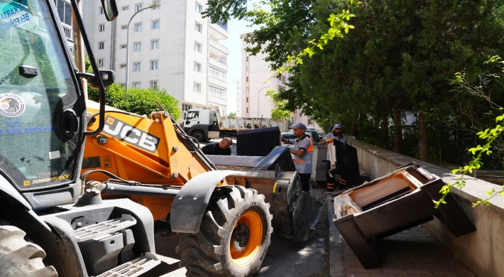 KARTAL BELEDİYESİ’NDEN YAZ TEMİZLİK SEFERBERLİĞİ