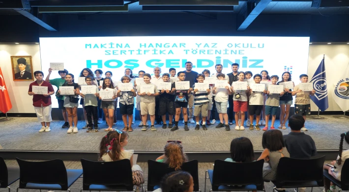 Kartal Bilim Mühendislik ve Teknoloji Merkezi’nde Sertifika Töreni Düzenlendi