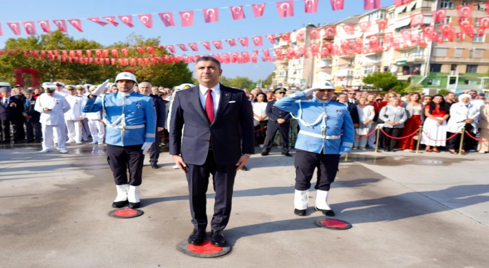 KARTAL’DA 30 AĞUSTOS COŞKUSU ÇELENK TÖRENİYLE BAŞLADI