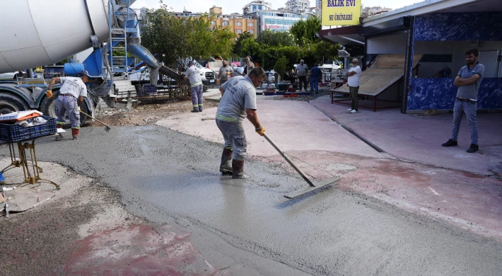 Kartal Belediyesi, Balıkçılar Çarşısı Yangınının Ardından Esnafa Destek Vermeye Devam Ediyor