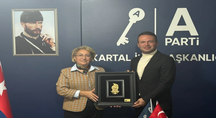 ANAHTAR PARTİ’DEN ANLAMLI ADIM: ATATÜRK’E SAYGI VE DAYANIŞMA VURGUSU