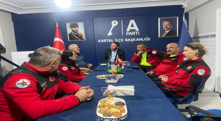 ANKA Arama Kurtarma Ekibinden Anahtar Parti Kartal İlçe Başkanlığına İade-i Ziyaret