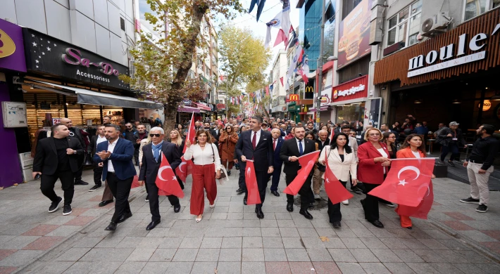 Kartal’da 29 Ekim Coşkusu Atatürk Anıtı’nda Başladı