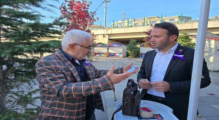 ANAHTAR PARTİ KARTAL’DAN 25 KASIM MESAJI: “MOR KURDELELERLE ŞİDDETE KARŞI SES VERDİK”