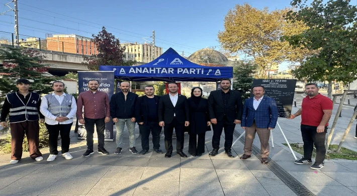 Anahtar Parti’den Anlamlı 10 Kasım Etkinliğinde, “Atatürk’e Beyaz Sözler” Standı Büyük İlgi Gördü