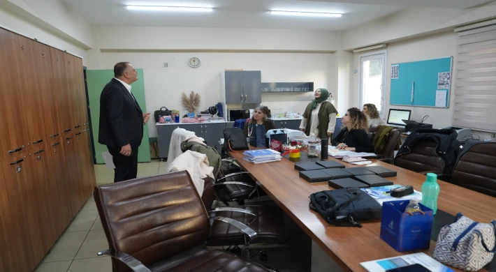 Kartal Belediyesi’nden 24 Kasım Öğretmenler Günü’nde Okullara Anlamlı Ziyaret