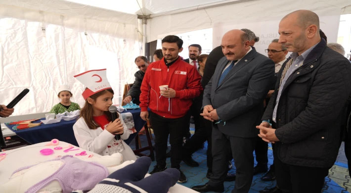 Kartal’da ‘Kızılay Haftası’ Öğrenci Etkinliği ile Kutlandı