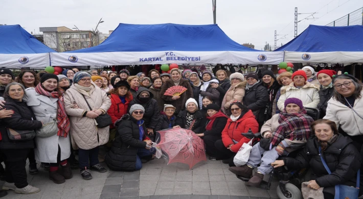 Kartal’da Yılbaşı Coşkusu Kadın Emeği Pazarı Neyzen Tevfik Meydanı’nda Açıldı