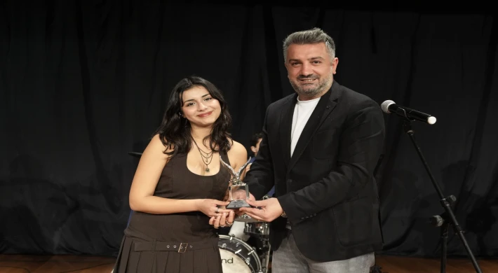 Uğur Mumcu Kültür Merkezi’nde Grup Flakes Konseri