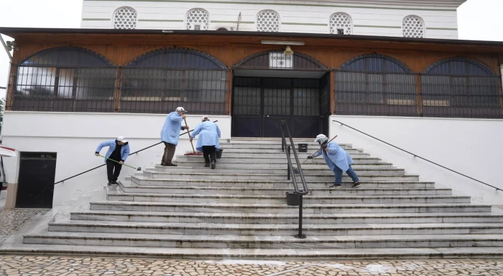 Kartal Belediyesi’nden İbadethanelerde Kapsamlı Temizlik ve Bakım Çalışması
