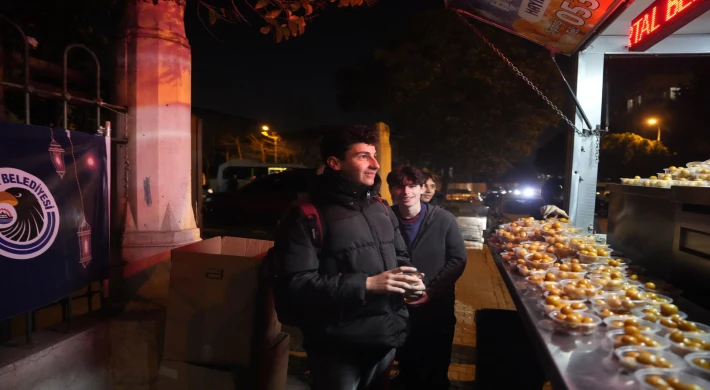 Kartal Belediyesi’nden Kadir Gecesi’nde Lokma ve Kandil Simidi İkramı