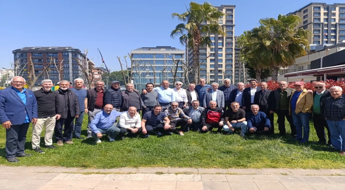 YILLARIN ESKİTEMEDİĞİ DOSTLUK DEVAM EDİYOR....