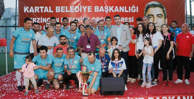 Kartal Orçul Futbol Turnuvası'nda kupa coşkusu