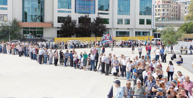 Kartal’da Aşure ve Lokma Dağıtıldı