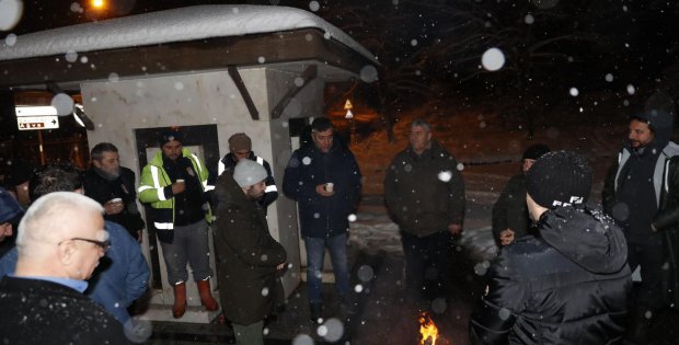 ŞİLE BELEDİYE BAŞKANI İLHAN OCAKLI, KAR TEMİZLEME ÇALIŞMALARINI YERİNDE İNCELEDİ..