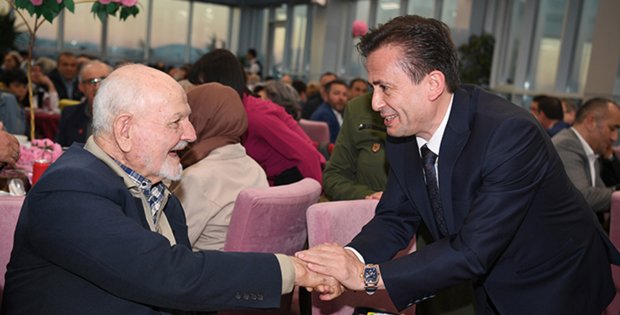 Tuzla Kaymakamlığı ve Tuzla Belediyesinden Vefa Yemeği