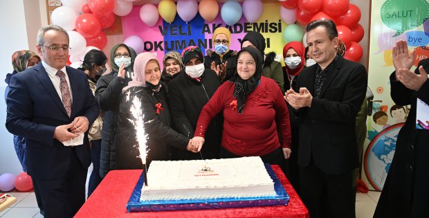 -70 YAŞINDAKİ HAVVA BULUT’UN BÜYÜK AZMİ VE MUTLULUĞU