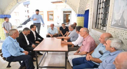Tuzla’da esnaf ve vatandaşlar ziyaret edildi AK Parti Milletvekilleri Tuzla’da esnaf ziyaretinde bulundu