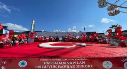 PASTADAN YAPILAN EN BÜYÜK BAYRAK’LA DÜNYA REKORU KIRILDI