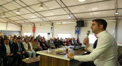 Başkan Gökhan Yüksel Düzenlenen Toplantıda Kartallı Kadınlarla Buluştu