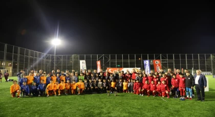 Kartal Belediyesi Cumhuriyet’in 100. Yılı Özel Futbol Turnuvası’nın Şampiyonu Kara Kartallar