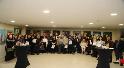 Kartal Belediyesi Sanat Akademisi Öğrencilerinden Mezuniyet Sergisi