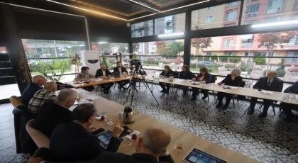 Kartal'da Muhtarlara Yeni Kentsel Dönüşüm Mevzuatı Bilgilendirme Toplantısı Yapıldı