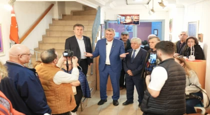 Kadem Başkan “Elekten Geçen Renkler” resim sergisinin açılışına katıldı