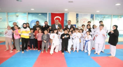 Kadem Başkan’dan Gençlik ve Spor İlçe Müdürlüğü’ne sürpriz ziyaret