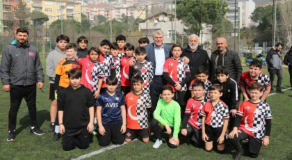 Cumhur İttifakı AK Parti Maltepe Belediye Başkan Adayı Kadem Ekşi’den spor kulüplerine ziyaret