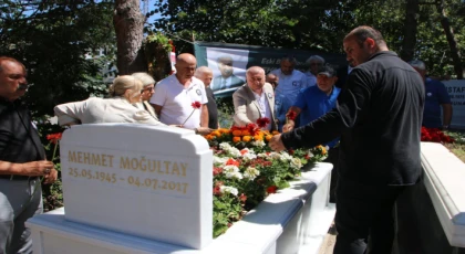Eski Bakan Mehmet Moğultay Kabri Başında Anıldı
