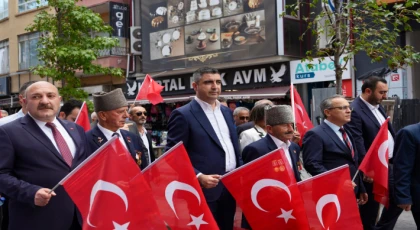 Kartal’da, Gaziler Günü Dolayısıyla Atatürk Anıtı’na Çelenk Sunuldu