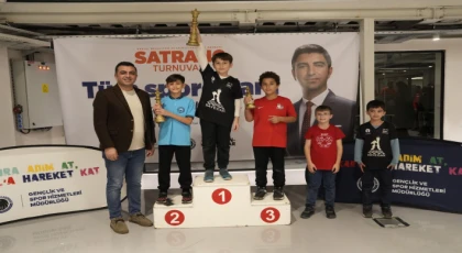 KARTAL’DA CUMHURİYET COŞKUSU SATRANÇ TAHTASINDA BULUŞTU