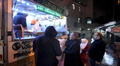 KARTAL’DA REGAİP KANDİLİ DOLAYISIYLA ÜÇ CAMİDE LOKMA VE KANDİL SİMİDİ İKRAMI