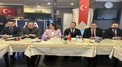 Anahtar Parti Kartal’da Muhtarlar ve Basınla Buluştu