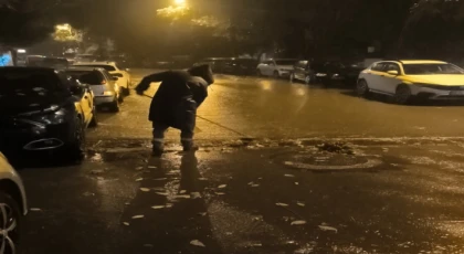 Kartal Belediyesi Ekipleri Şiddetli Yağış ve Fırtınaya Karşı Sahada