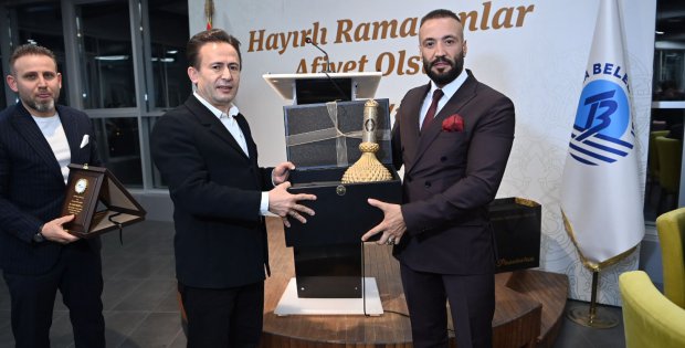 BAŞKAN YAZICI, MİNİBÜSÇÜ ESNAFI İLE İFTAR YAPTI