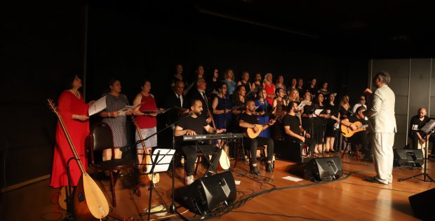 Kartal Belediyesi Türk Halk Müziği Korosu sezona solo konserle veda etti