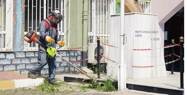 Okullarda Eğitim Öncesi Temizlik ve Hijyen Çalışmaları Başladı